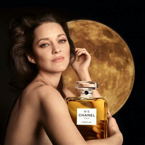 who is the model in the chanel no 5 advert|Chanel No. 5 Paris TV Spot, 'A Rendez.